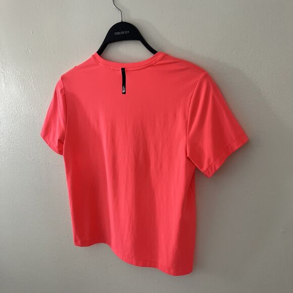 The North Face Flash Dry Ultralight Running Tee Shirt, Bright Salmon Pink- Small - Picture 3 of 7